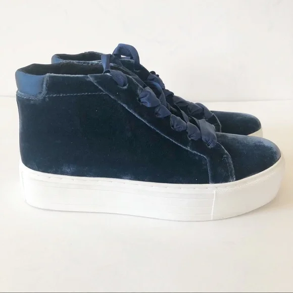 NWOB Kenneth Cole Janette Navy Blue Velvet Platform Sneaker Size 7 - Picture 3 of 8